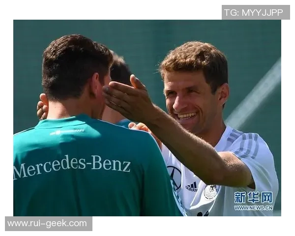 足球球星赛场内外趣事曝光竟因尿尿行为引发热议